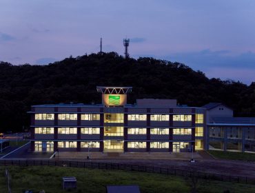 大和建設株式会社 平成28年　鳥取環境大学実験研究棟