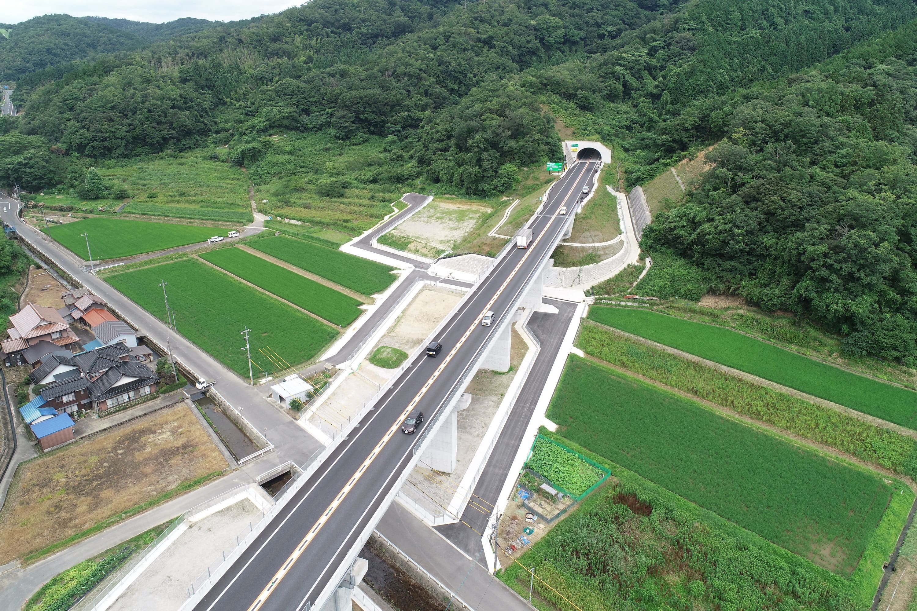 鳥取西道路内海中外改良工事の写真